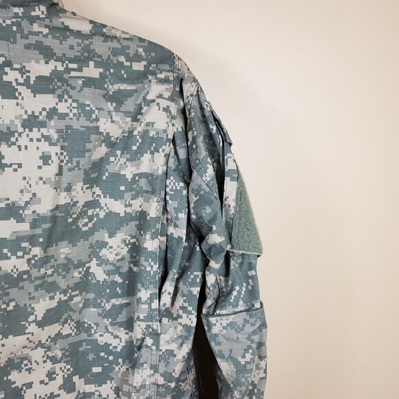 Army Combat Uniform Coat in Digital Camo Size S - Picture 6 of 11